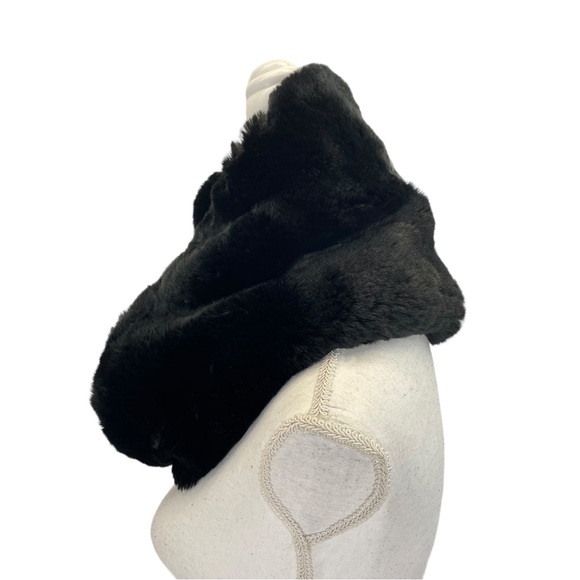 Badgely Mischka Fur Scarf OS Black - Picture 5 of 11